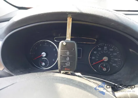 2016 Kia Sorento 3.3L Lx z USA, uszkodzony, nr VIN 5XYPG4A58GG157923